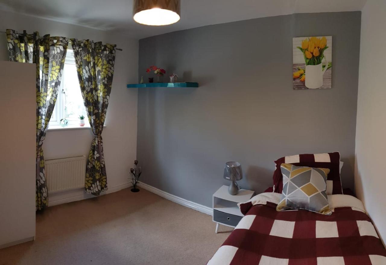 Queens Rooms, A Perfect Stay, Next To Shopping Parks And Central Mánchester Exterior foto